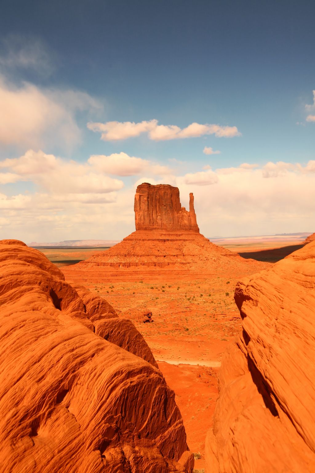 un désert rocheux  (Monument Valley, Arizona)