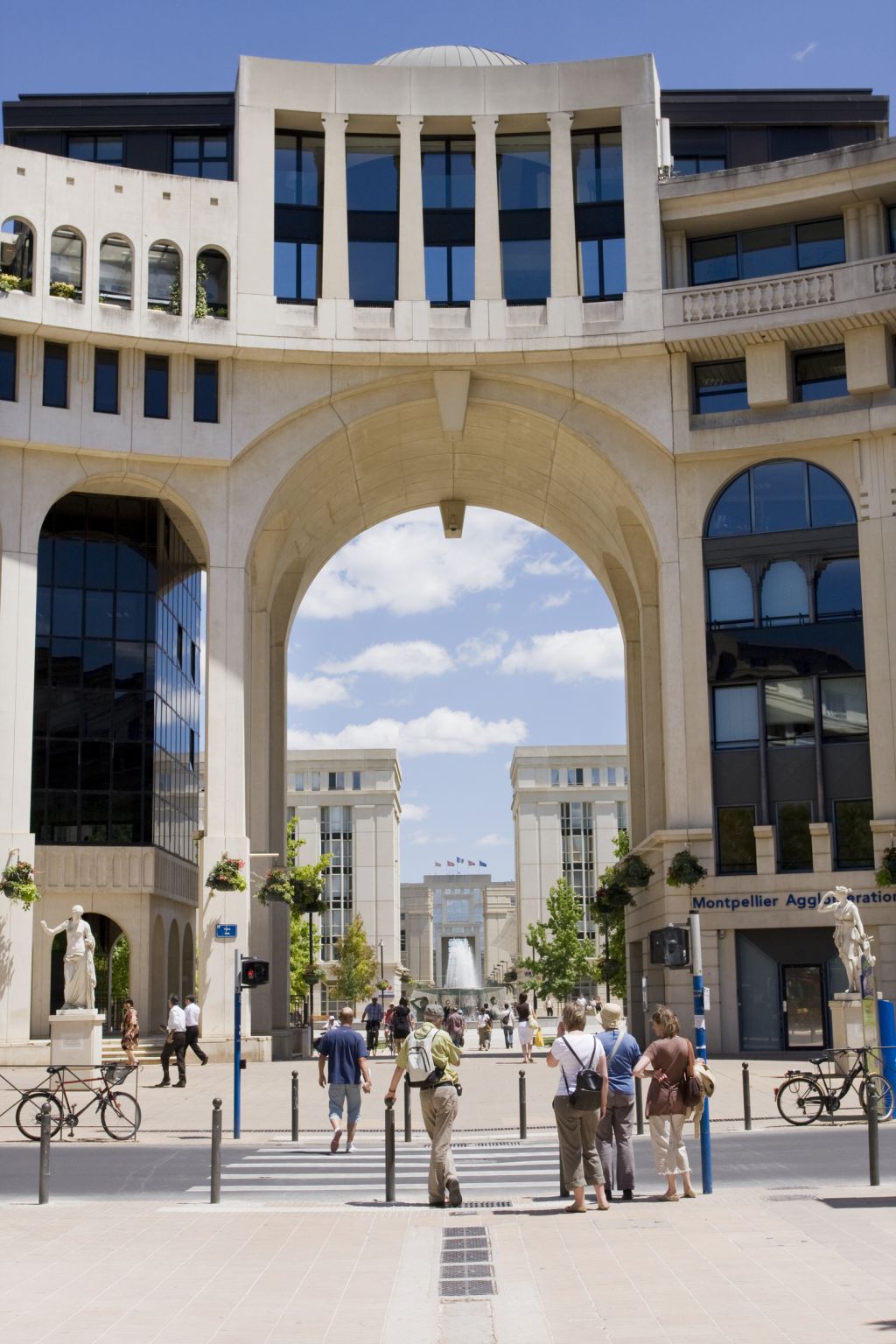 le quartier Antigone (1983), à Montpellier (conçu par l’atelier Bofill).