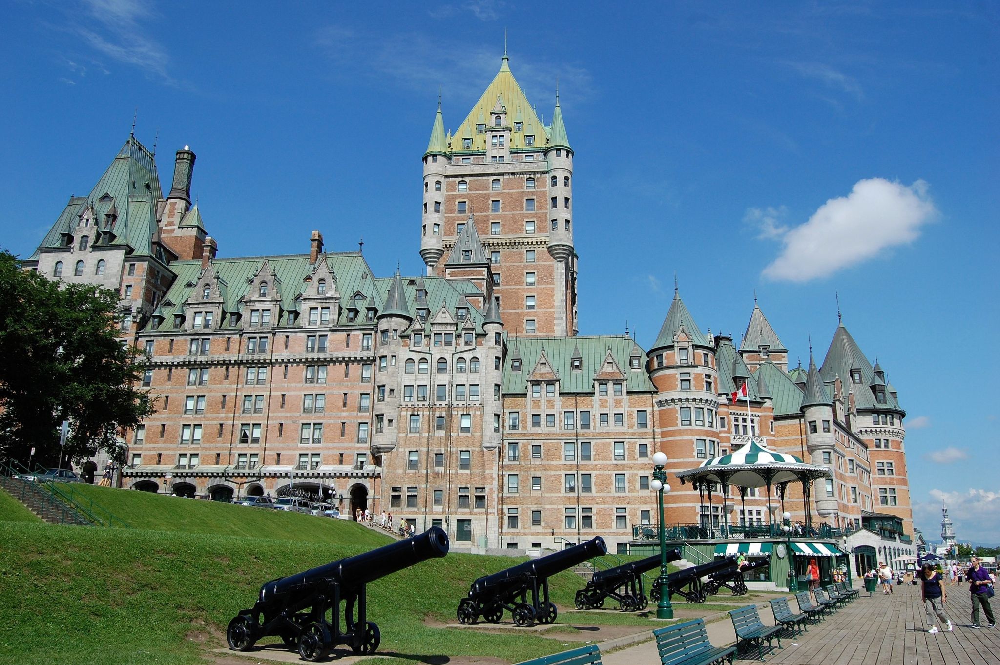 le château Frontenac (fin du XIXe siècle), à Québec (Canada)