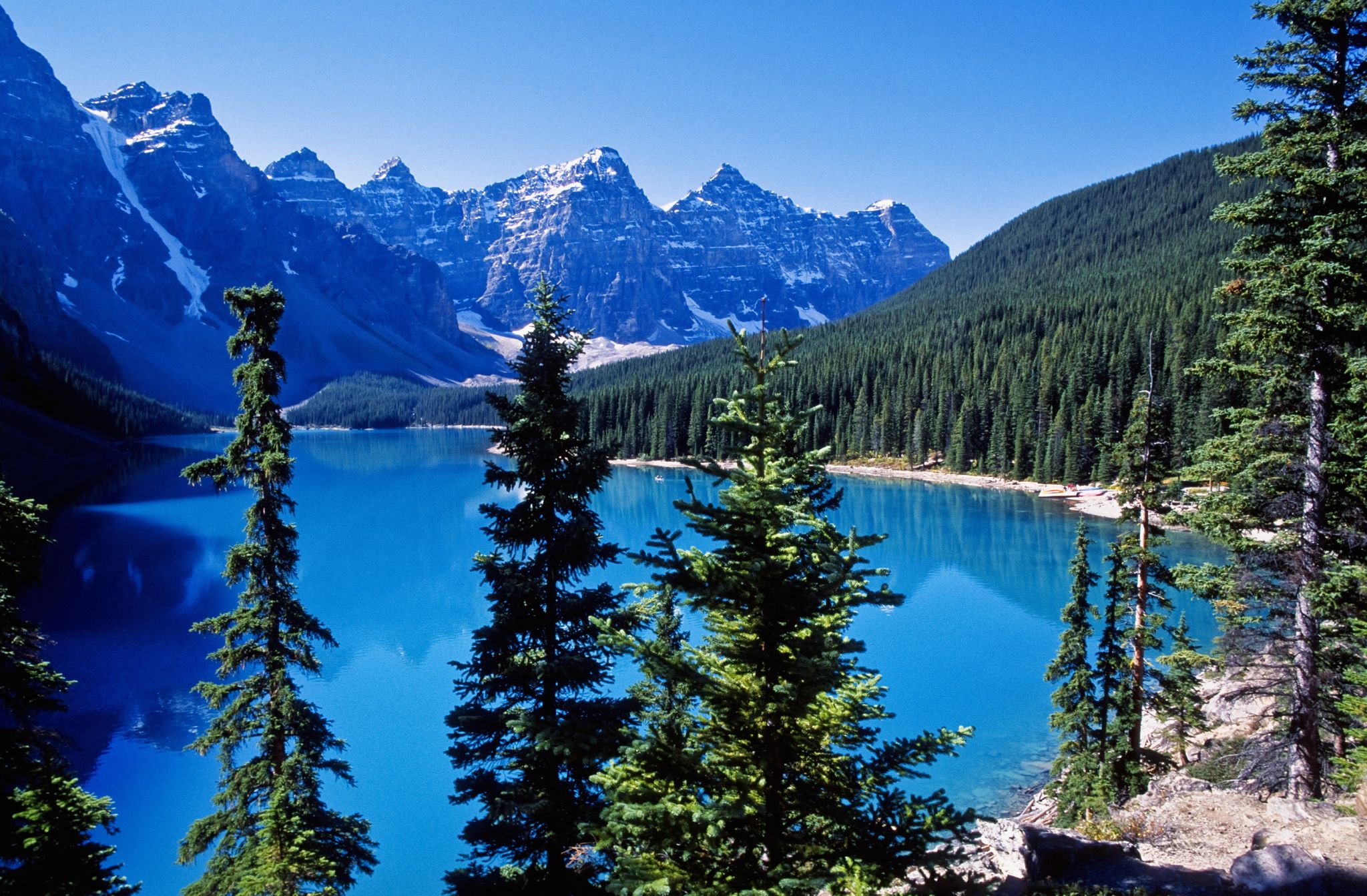 lac Moraine, lac glaciaire situé dans le parc national de Banff, Canada