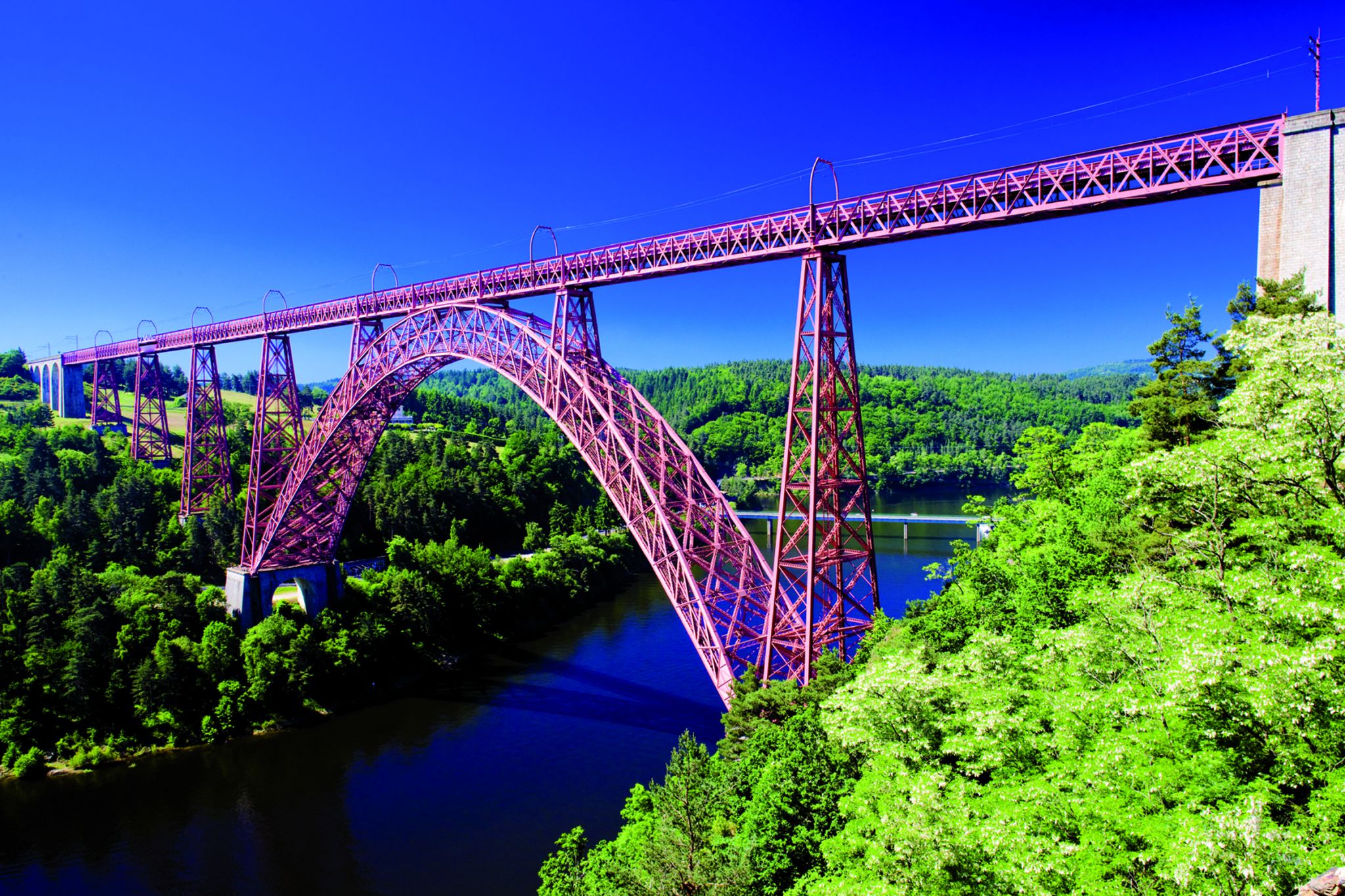 un viaduc en acier (Garabit, France)