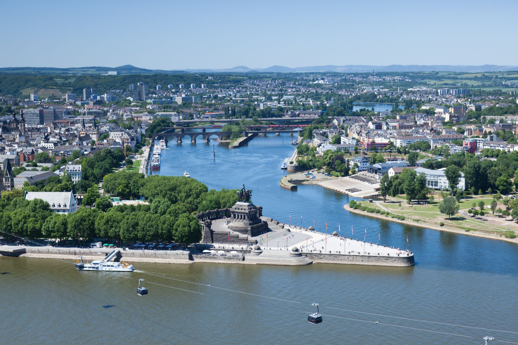 la ville de Coblence (Allemagne), au confluent du Rhin et de la Moselle