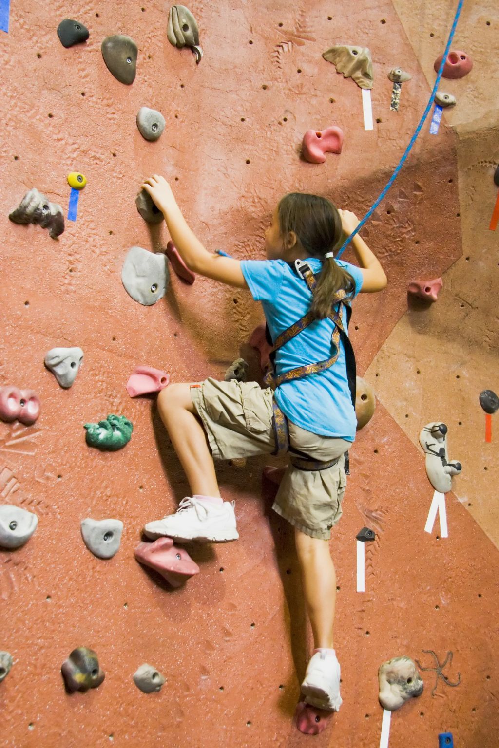 un mur d’entraînement à l’escalade