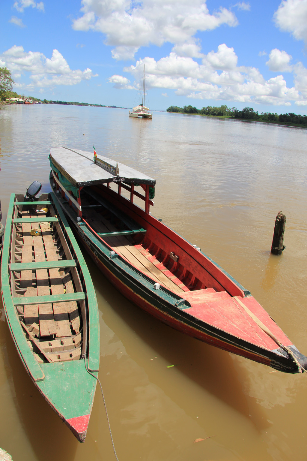 des pirogues (Suriname)