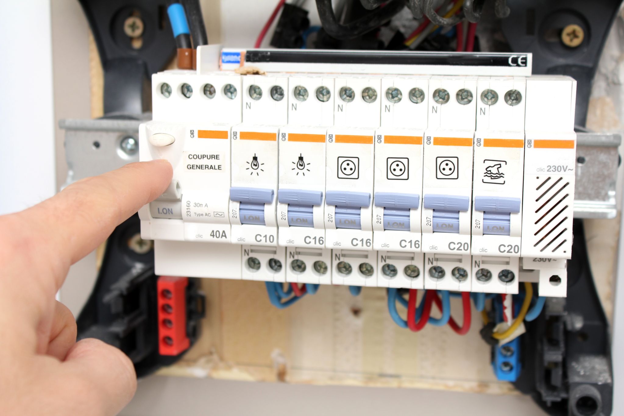 un disjoncteur électrique